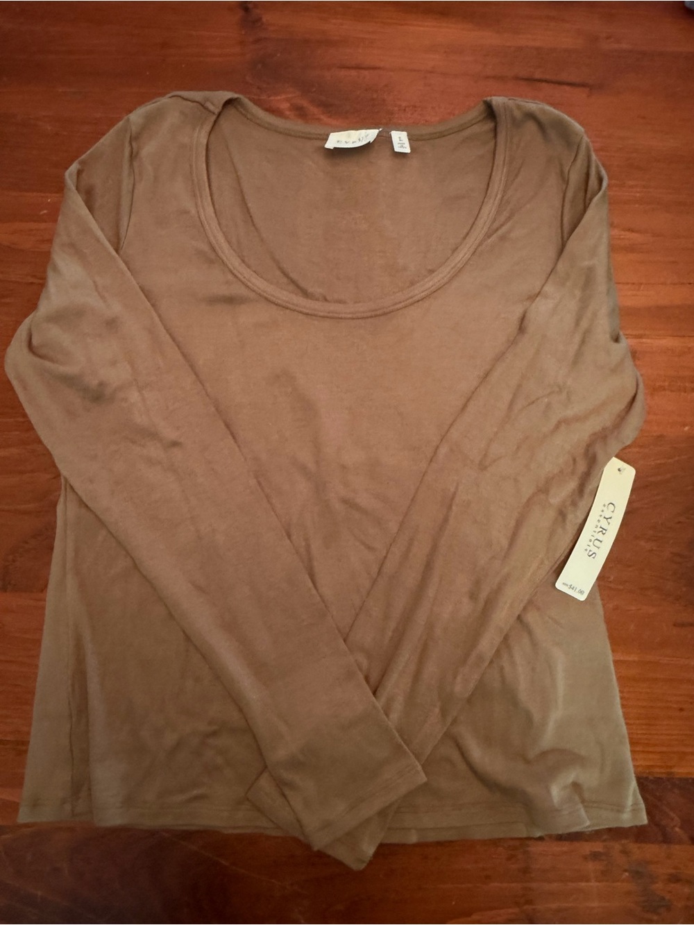 Clarins Long-Sleeve Scoop Neck Top in Olive